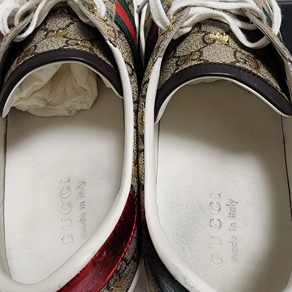 Gucci Monogram Sneakers with Red and Green Accents - Picture 4 of 8